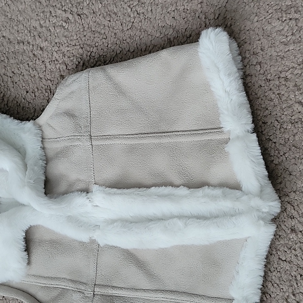 Lilly Wicket Toddler Girl's Vest - Picture 3 of 10